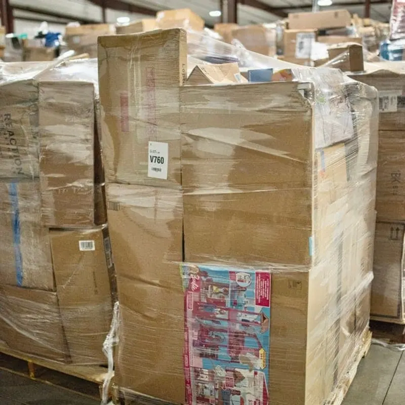 AMZ Customer Returns – 6ft Mediums Pallet - view 1