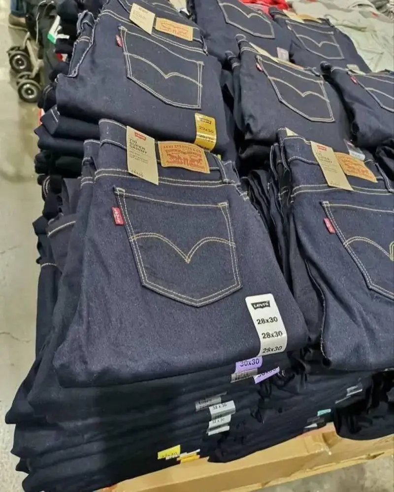 Levi's jeans wholesale pallet — front view