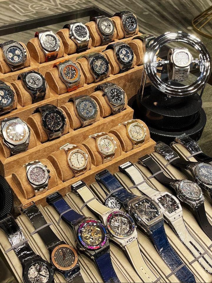 Authentic luxury watches liquidation pallet