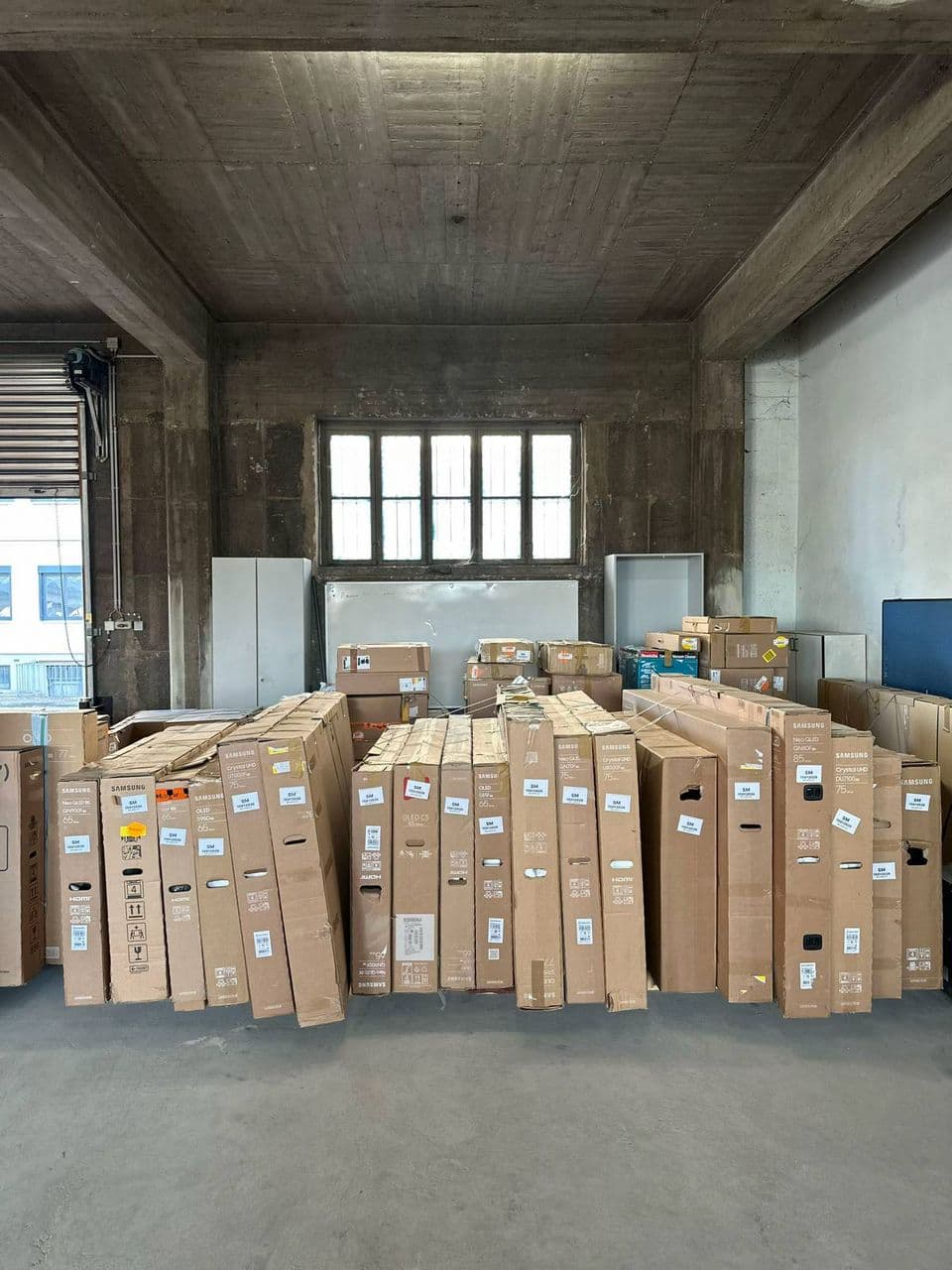 Samsung 4K Smart TV pallet for resale